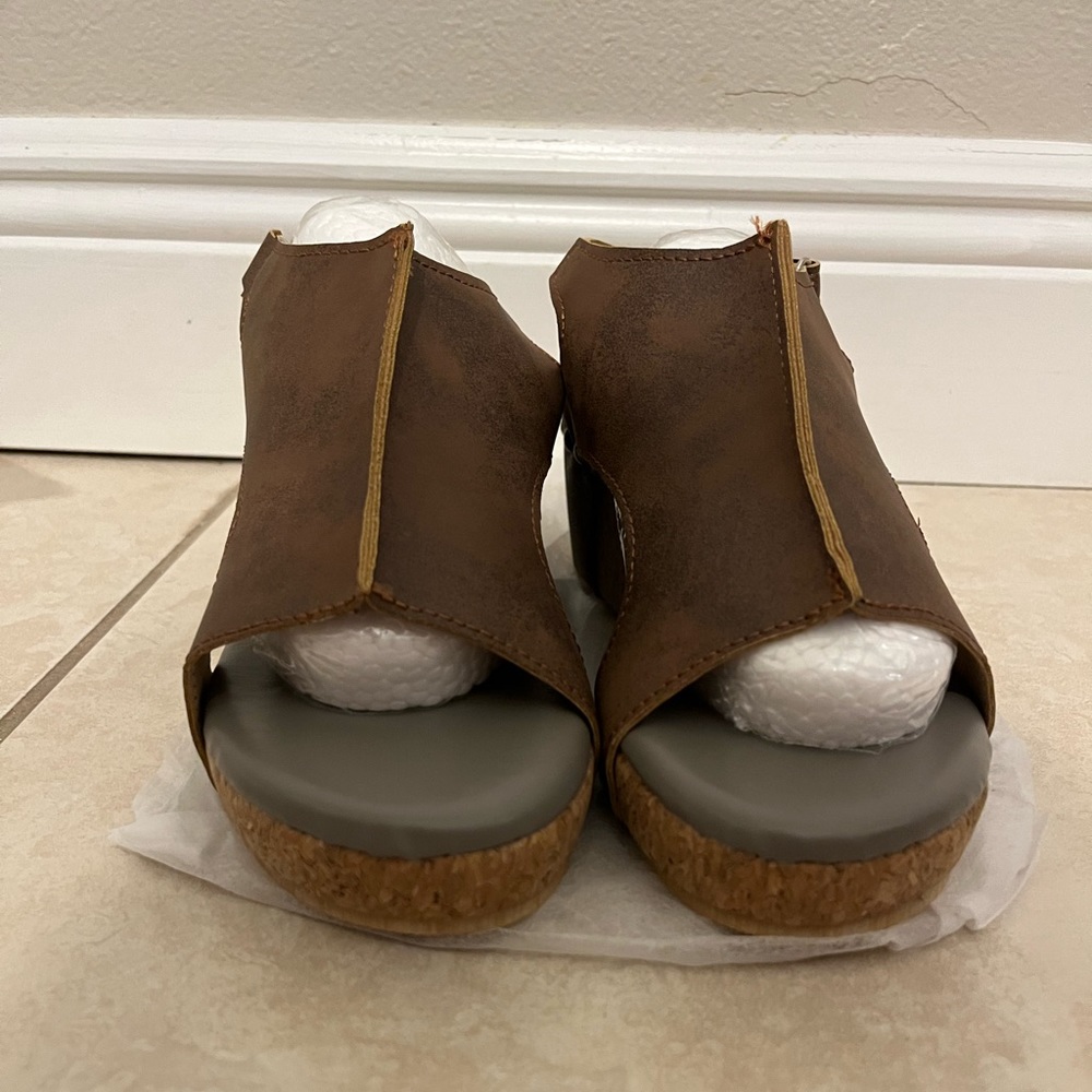 Tinstree brown wedges.